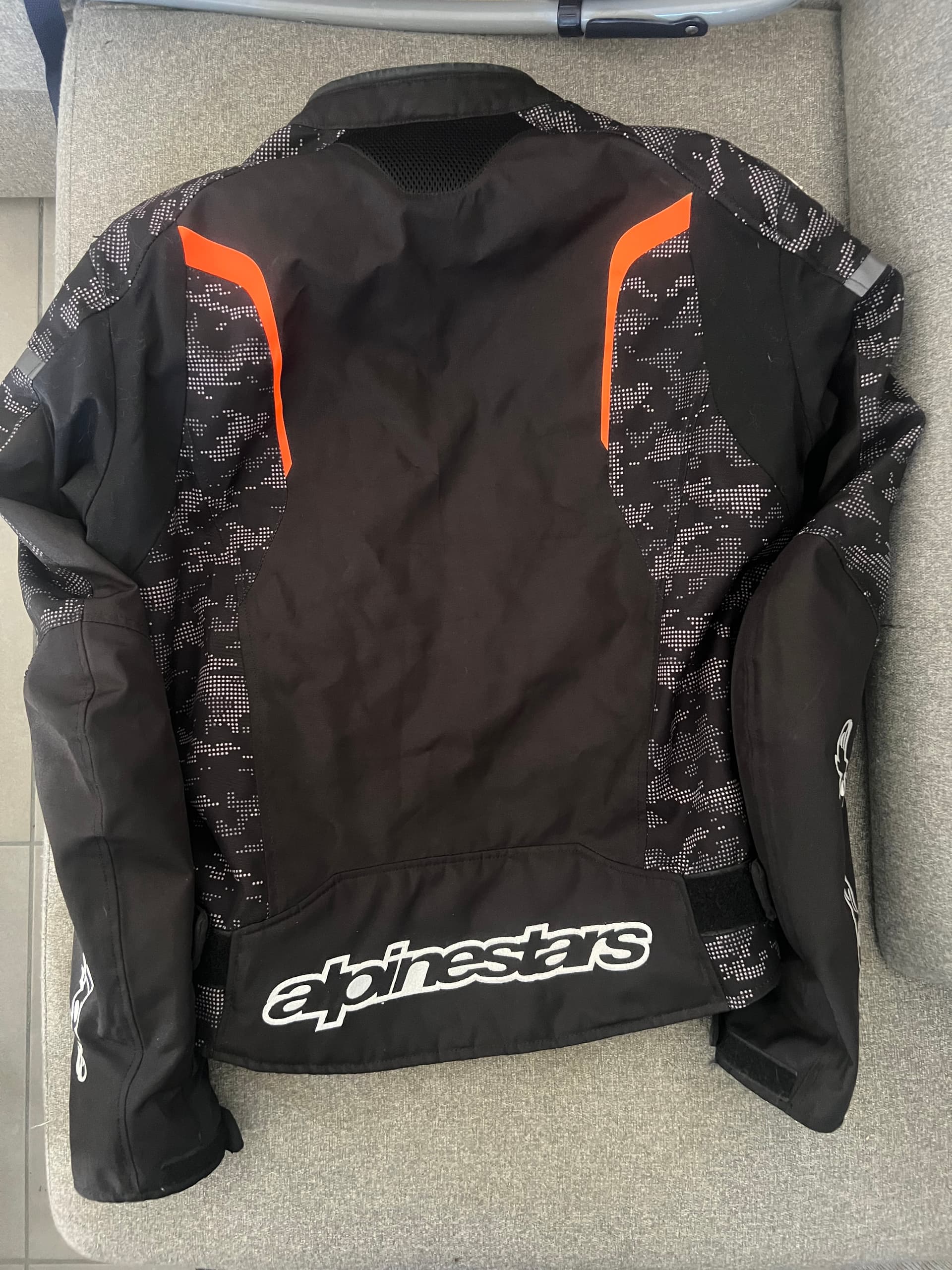 Alpinestars - Blouson T-GP Plus R V3 Noir / Camouflage Noir / Rouge fluo Taille S — photo 3/4