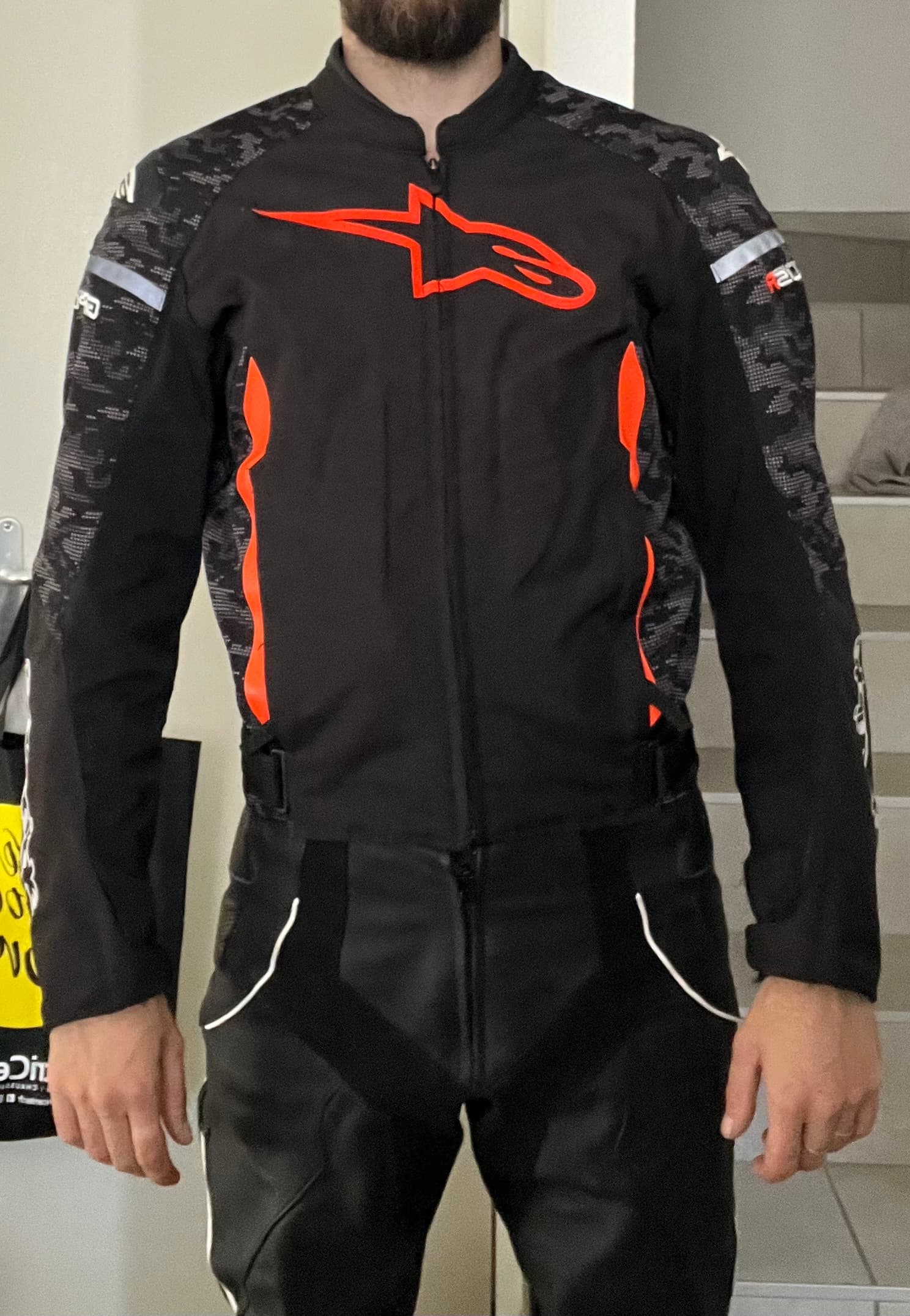 Alpinestars - Blouson T-GP Plus R V3 Noir / Camouflage Noir / Rouge fluo Taille S — photo 4/4