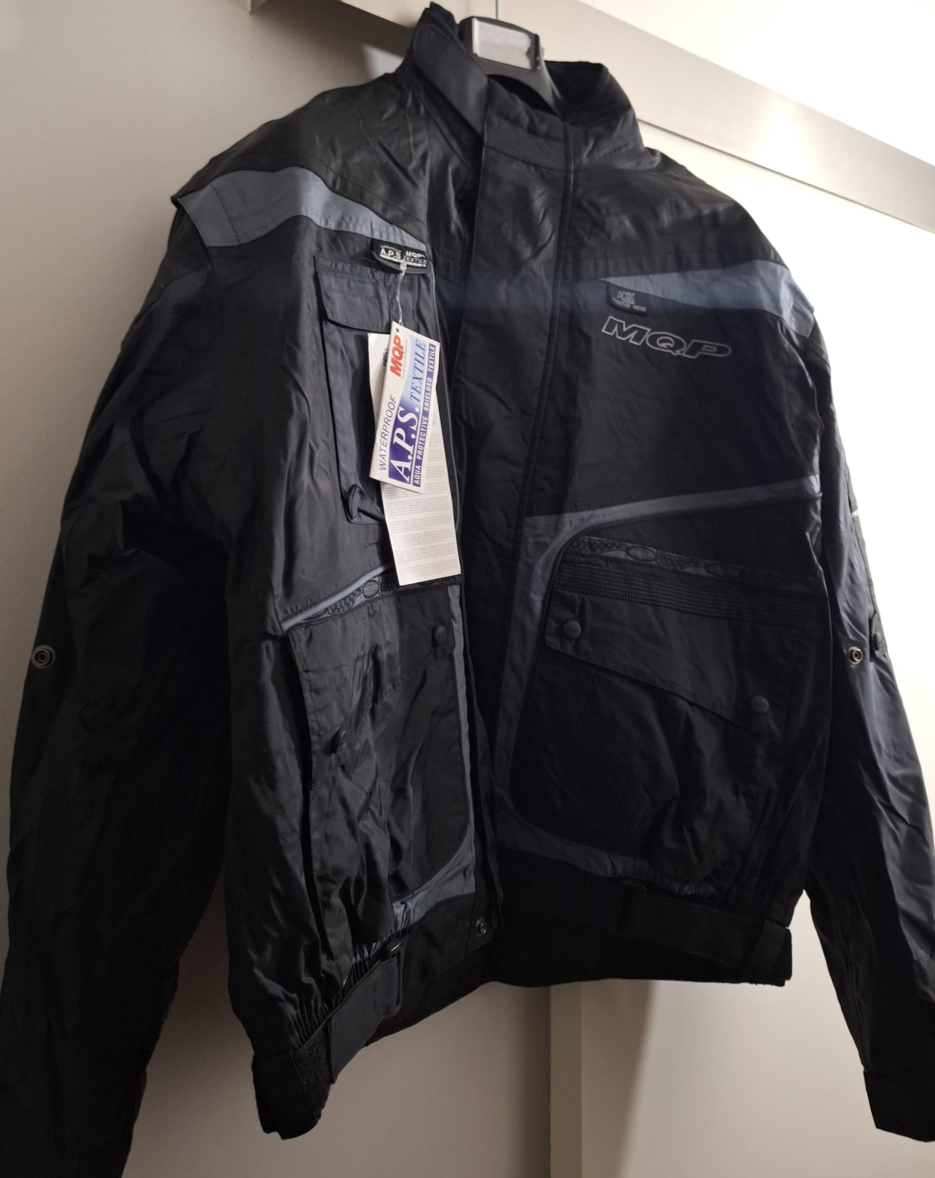 Veste coupe vent MQP neuve avec étiquettes