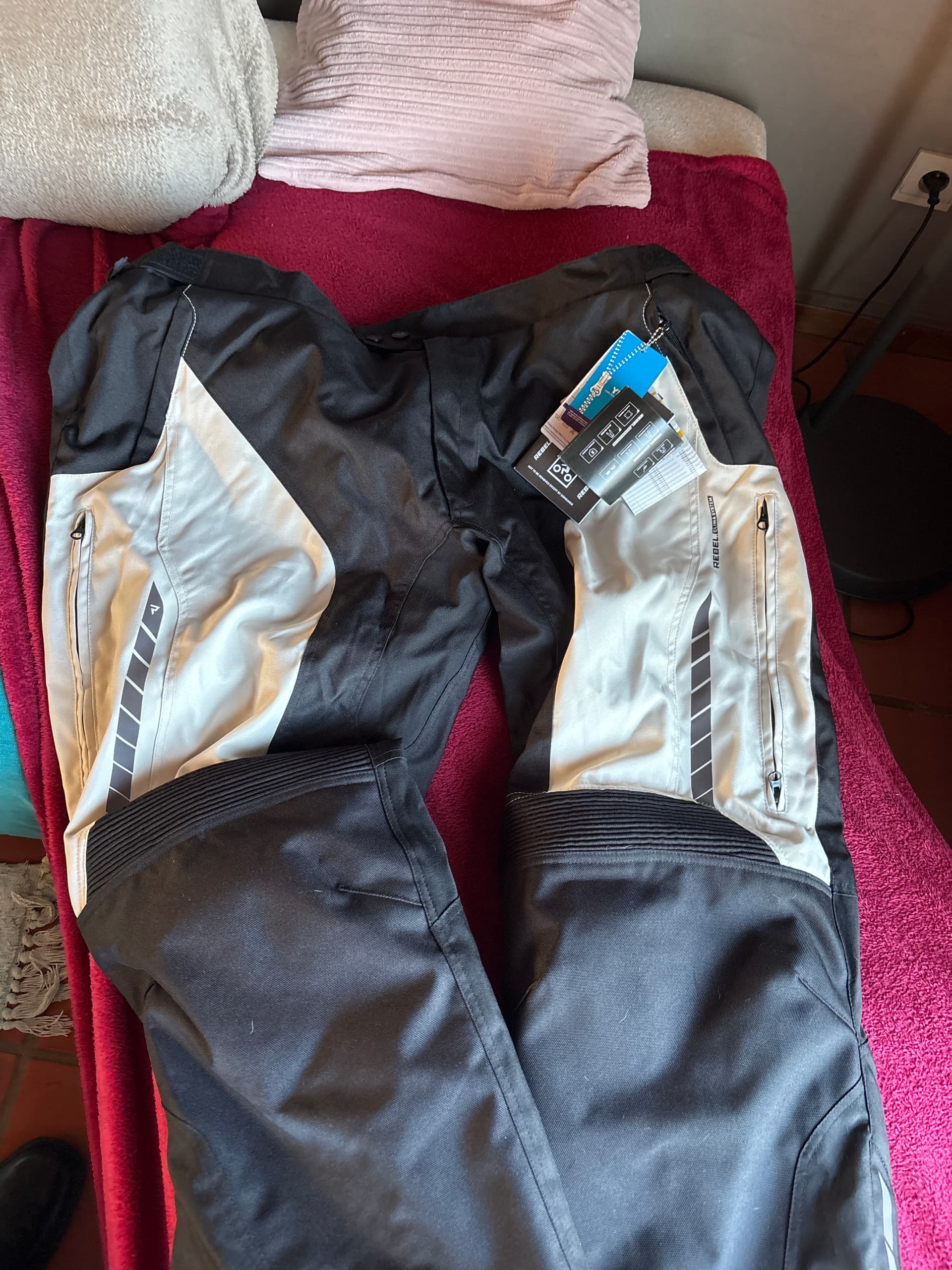 Pantalon neuf — photo 2/5
