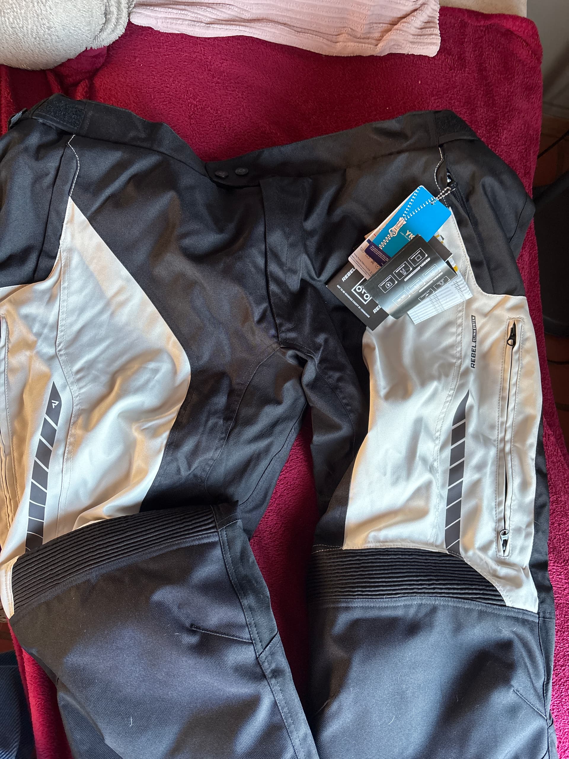 Pantalon neuf — photo 3/5