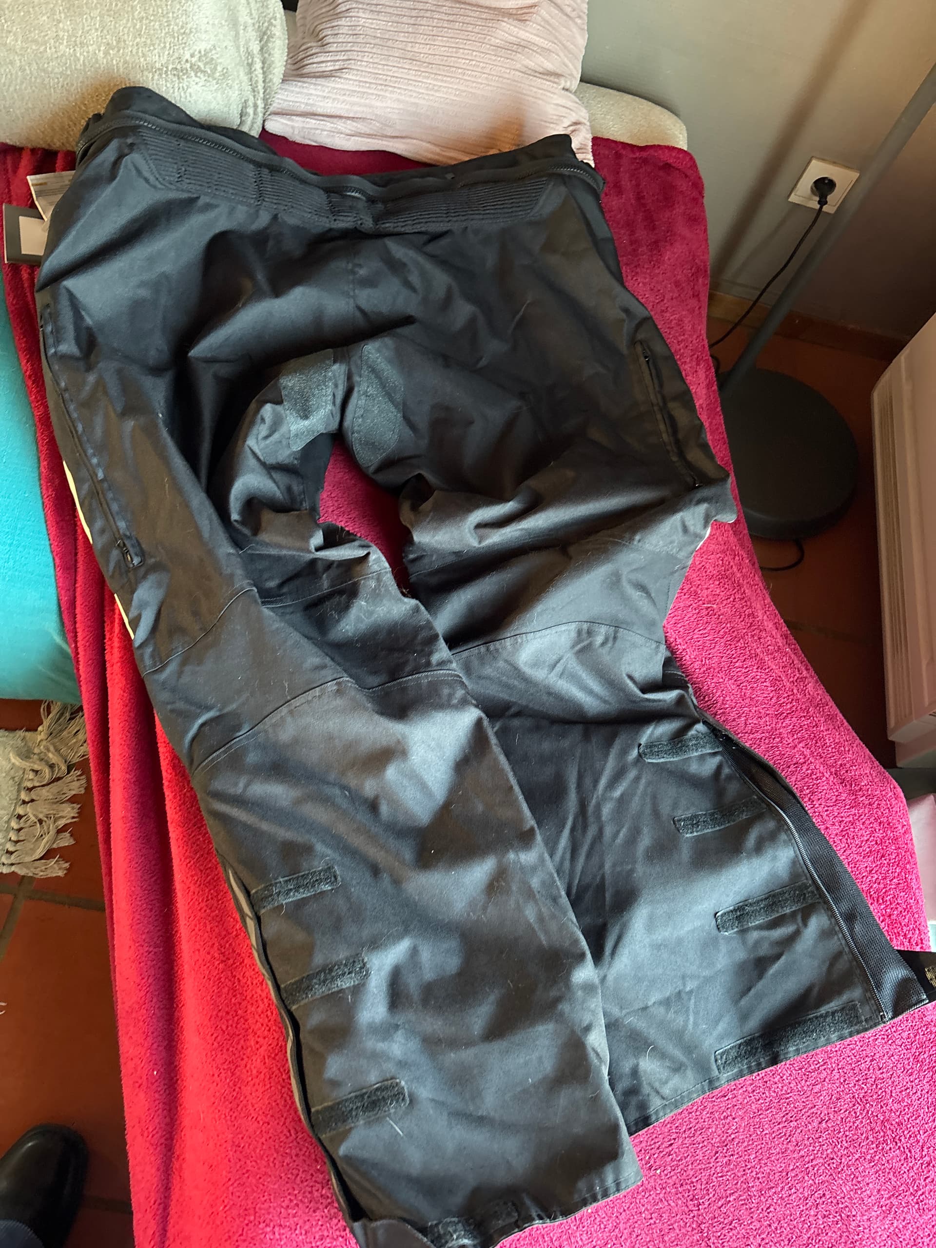 Pantalon neuf — photo 4/5