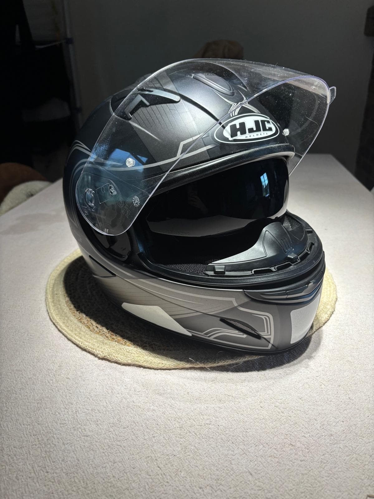 Casque moto HJC homologué
