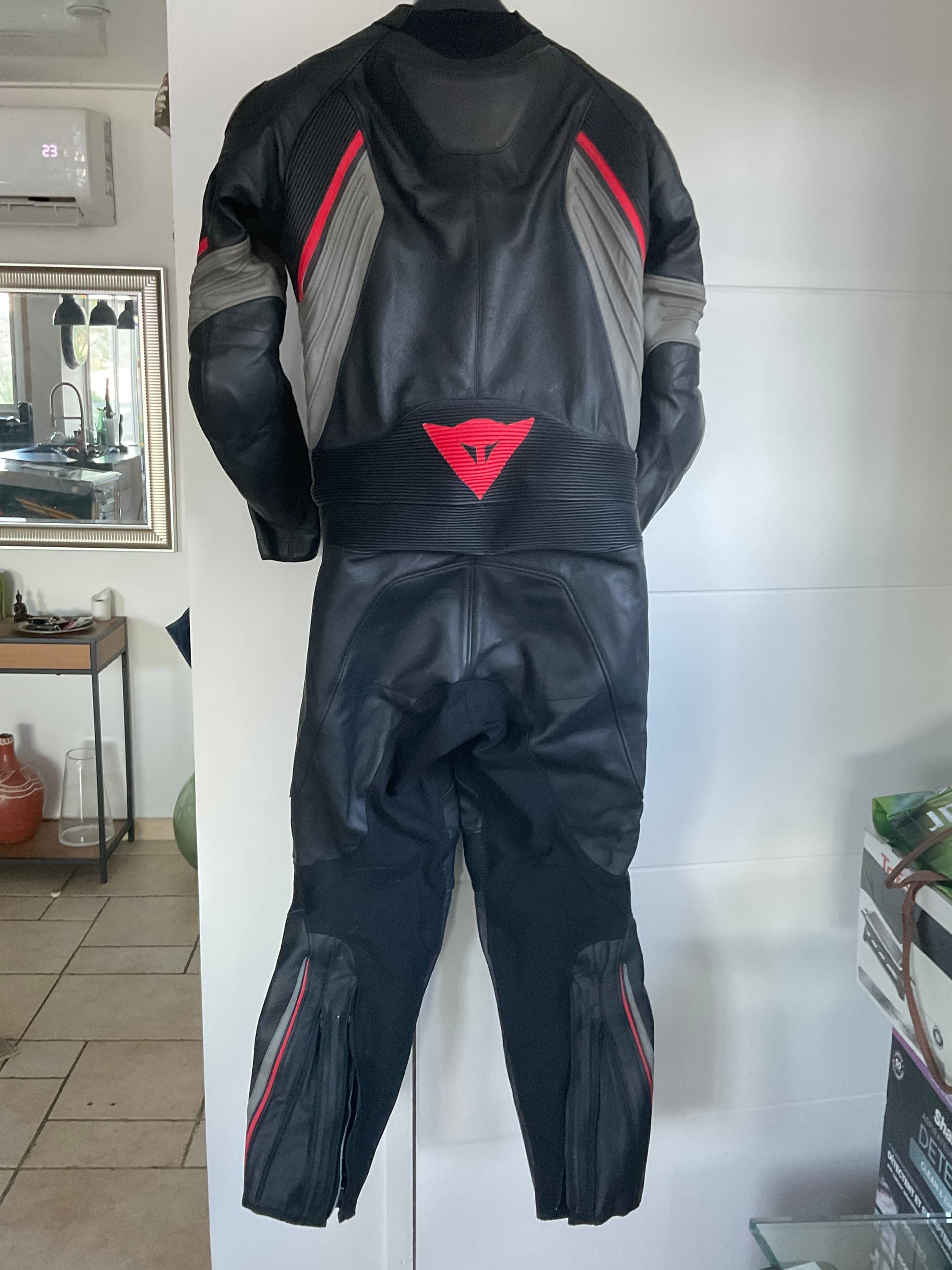 Combinaison DAINESE  2 pcs T54. etat neuf