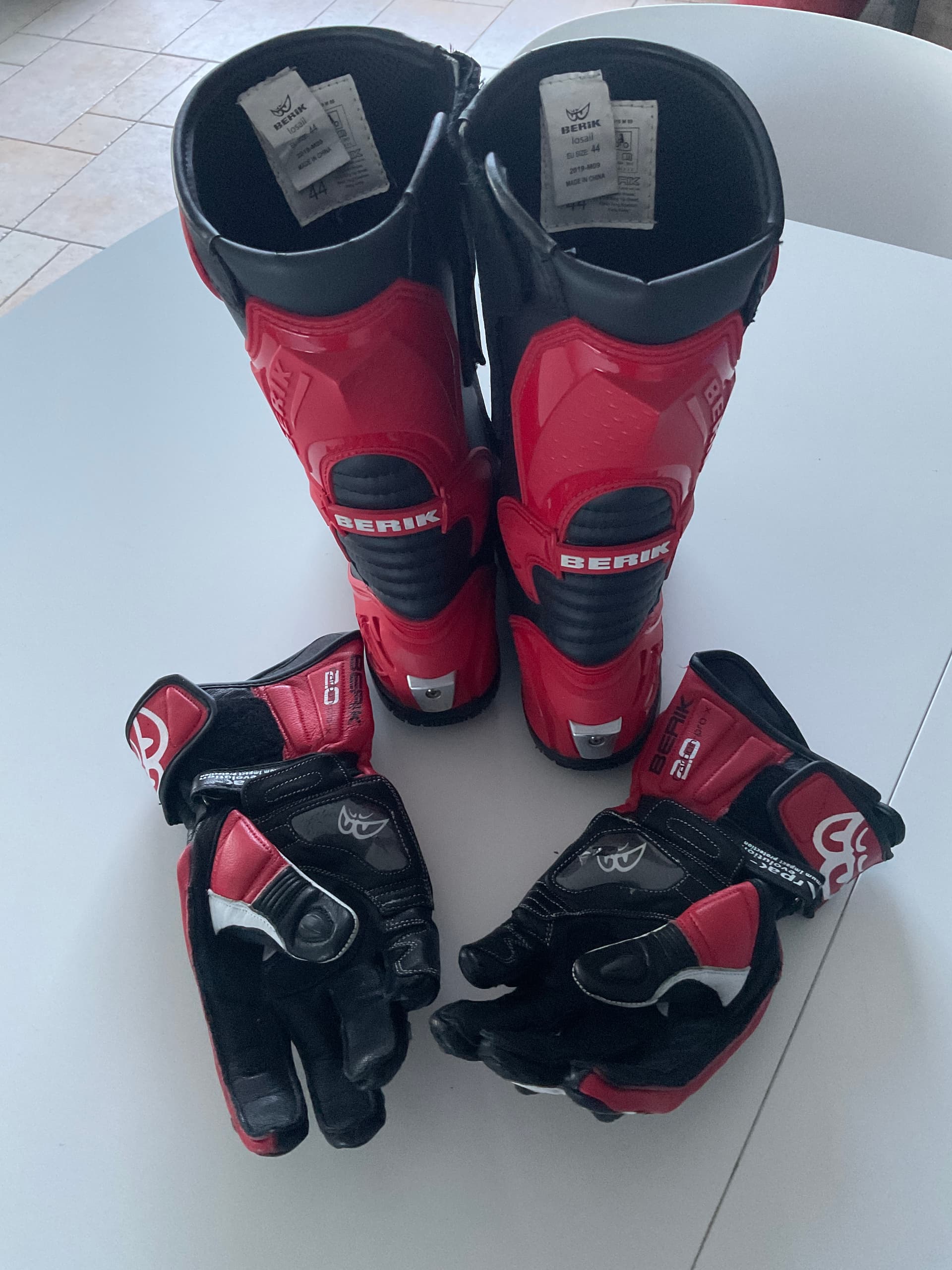 Bottes et gants BERIK — photo 2/5