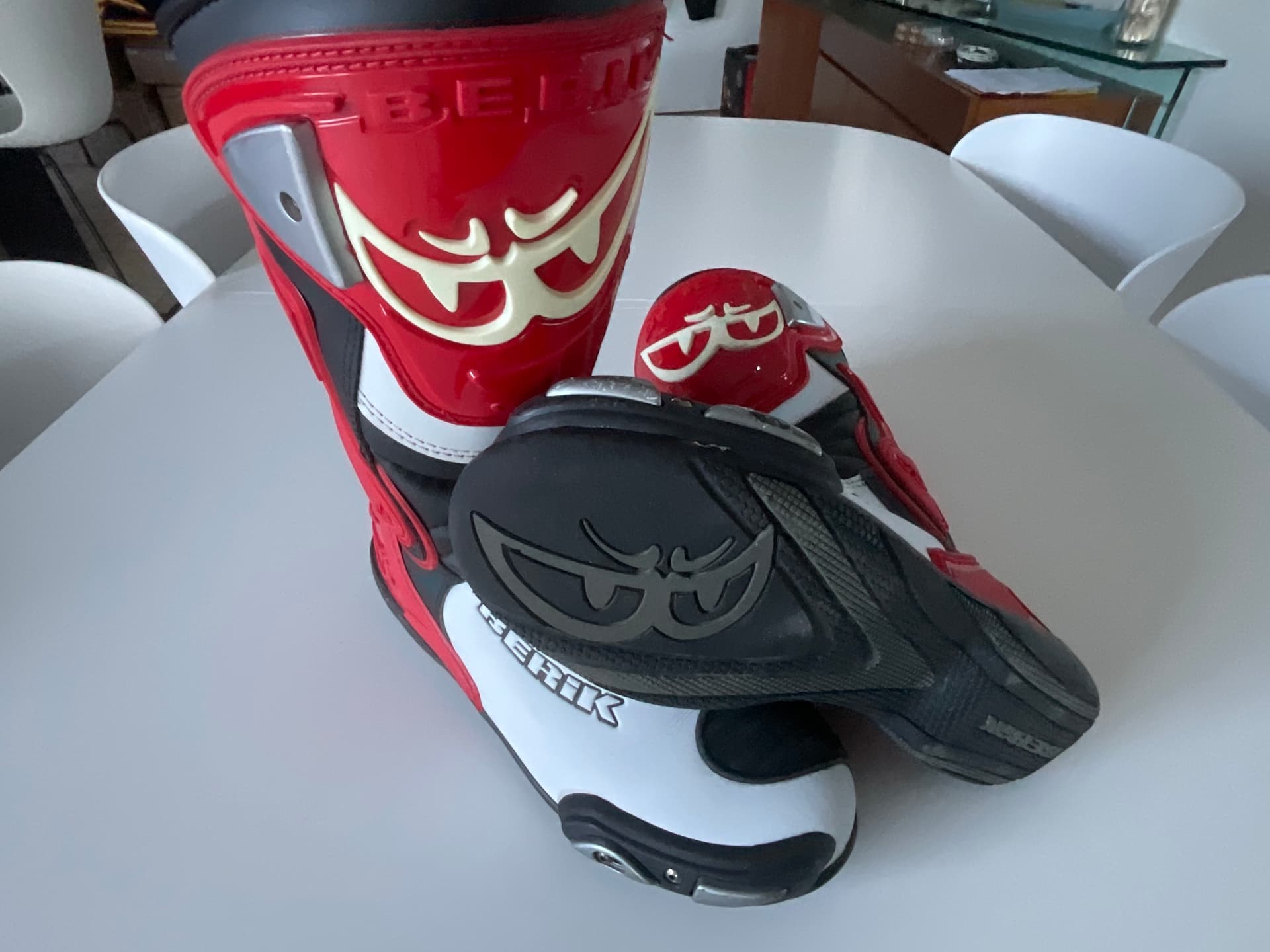 Bottes et gants BERIK — photo 4/5