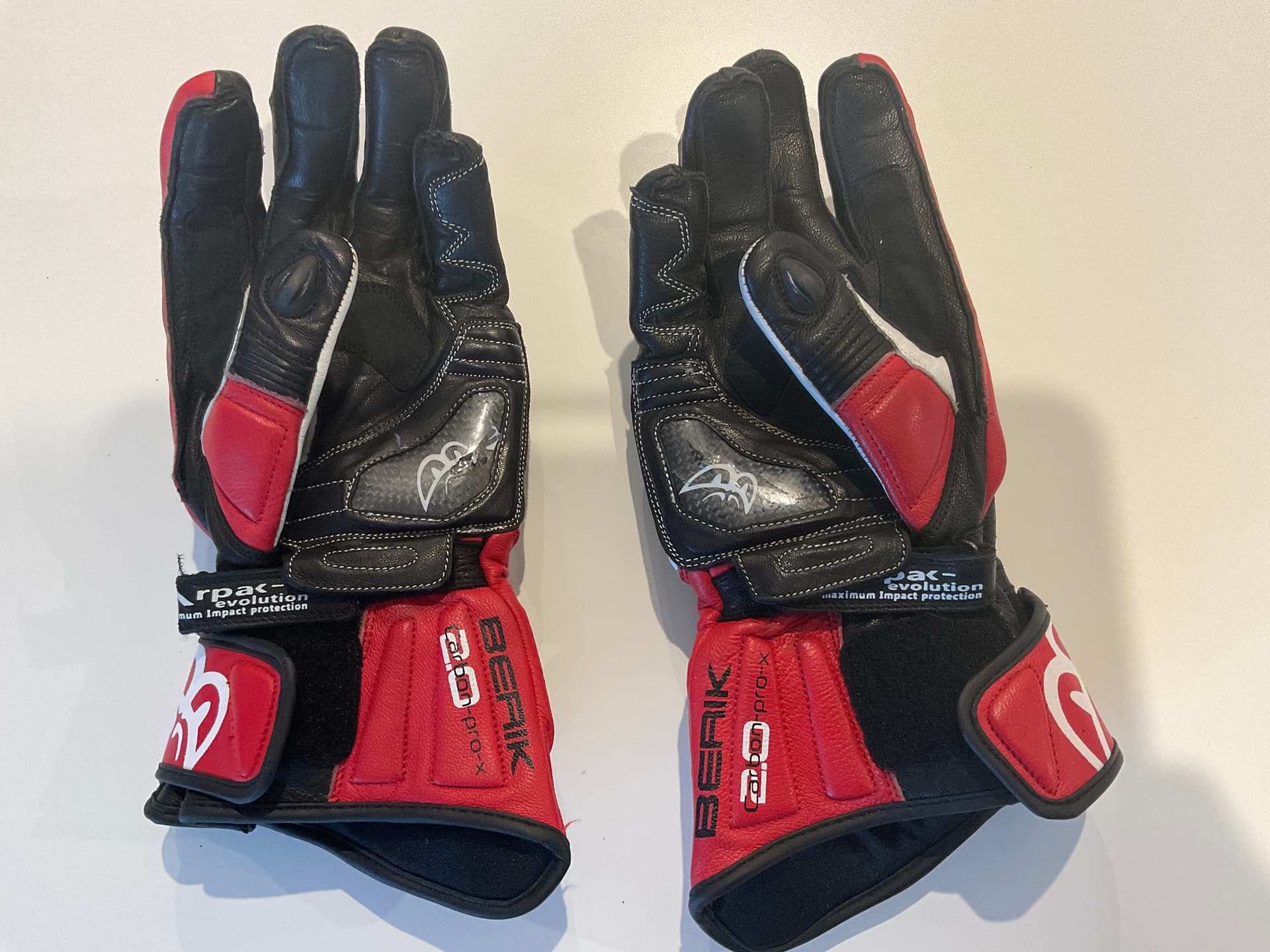 Bottes et gants BERIK — photo 5/5