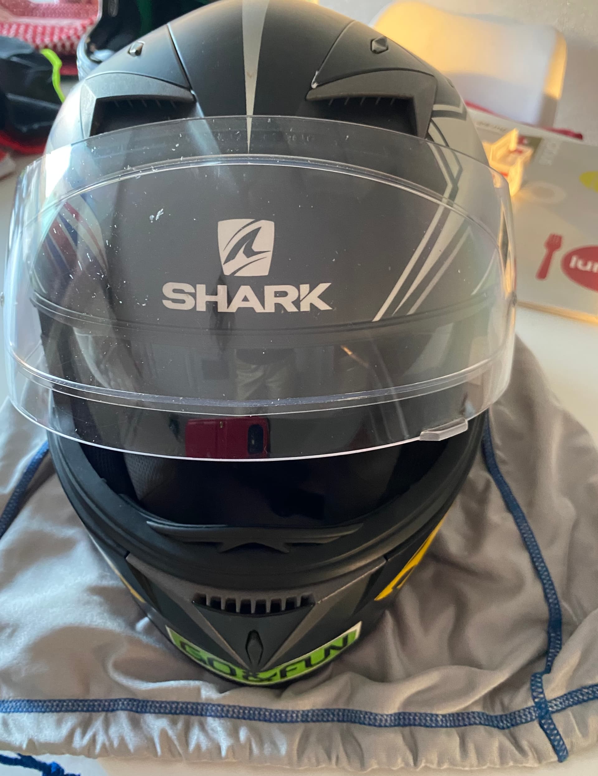 casque de moto intégral SHARK Helmets modèle M02S700S — photo 3/5