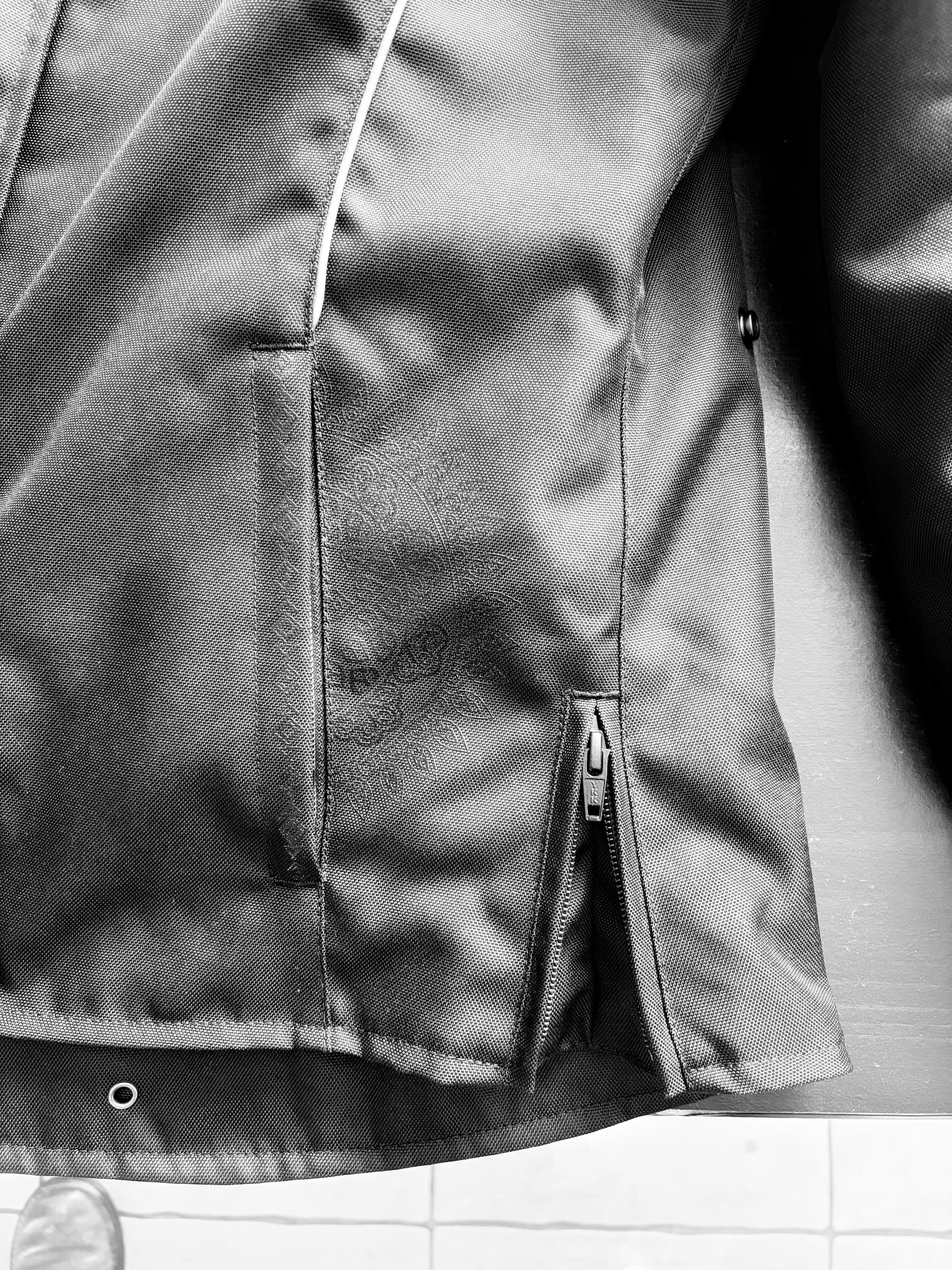 Blouson moto femme avec protection dorsale — photo 3/5
