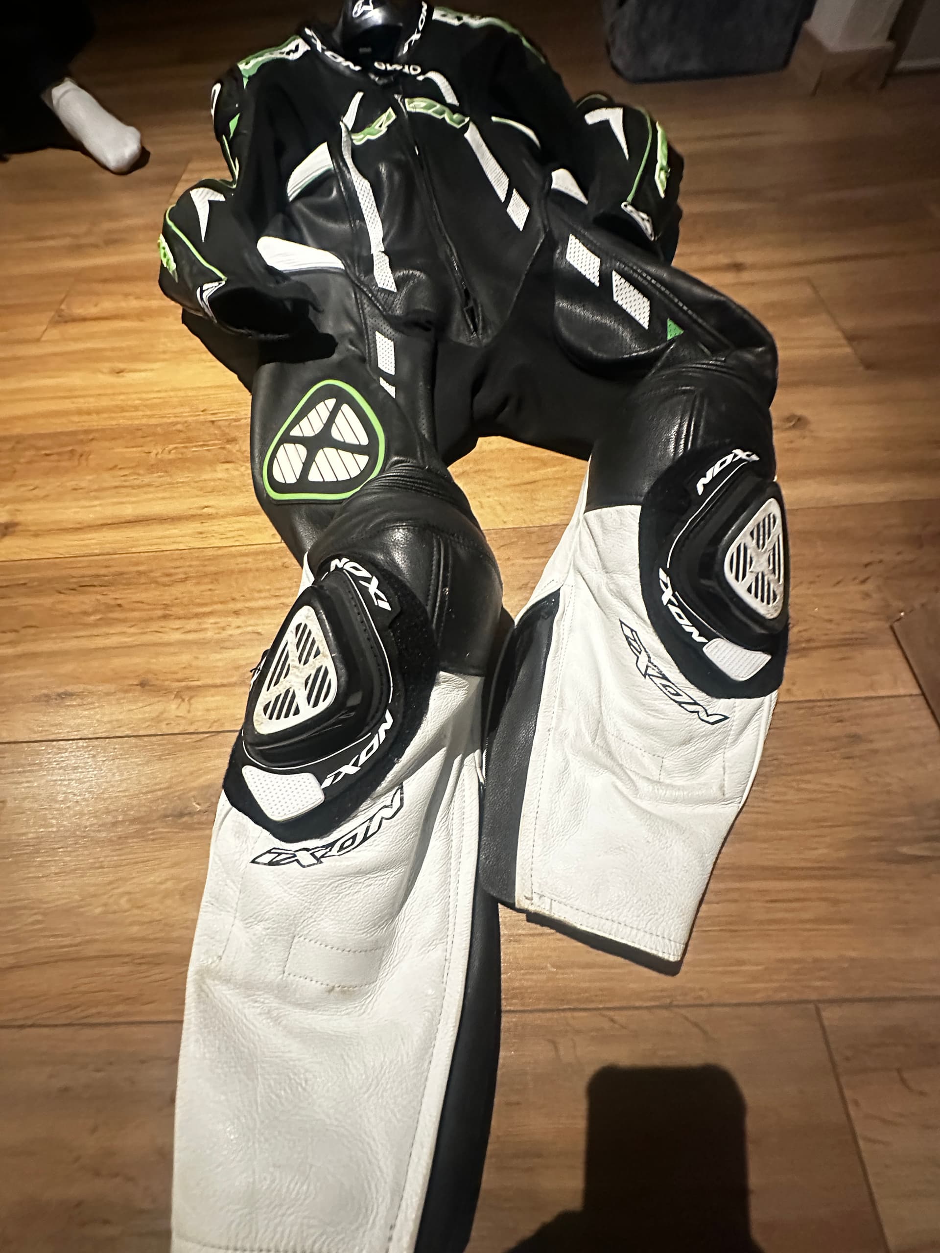 Combinaison cuir Ixon pulsar taille xl en excellent état — photo 3/5