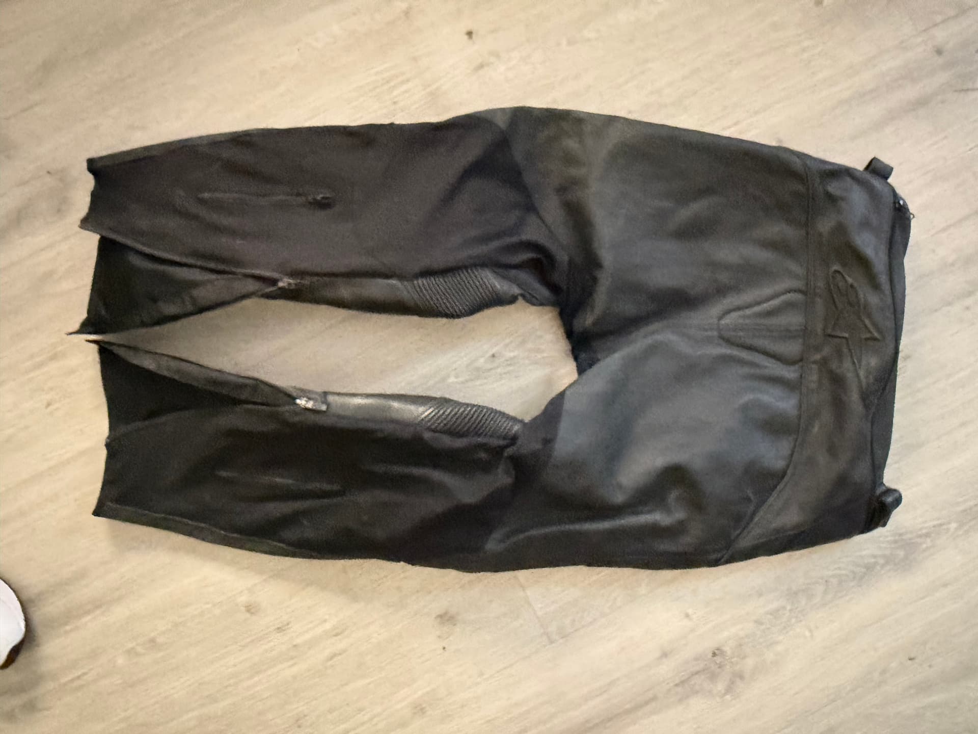 Pantalon moto cuir