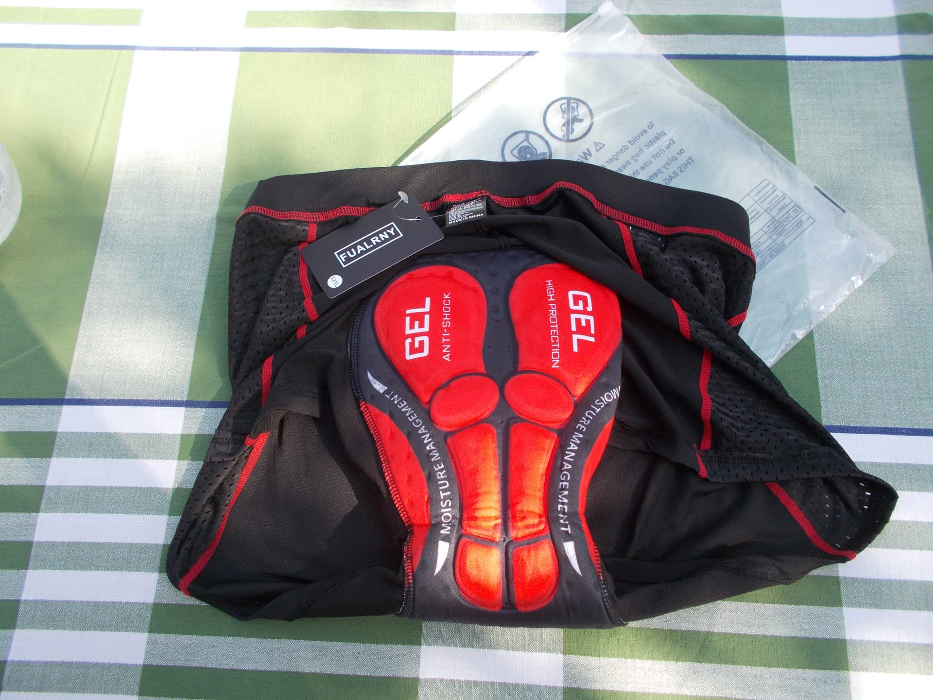 SHORT CONFORT NEUF EN GEL MOTO/VELO — photo 1/2
