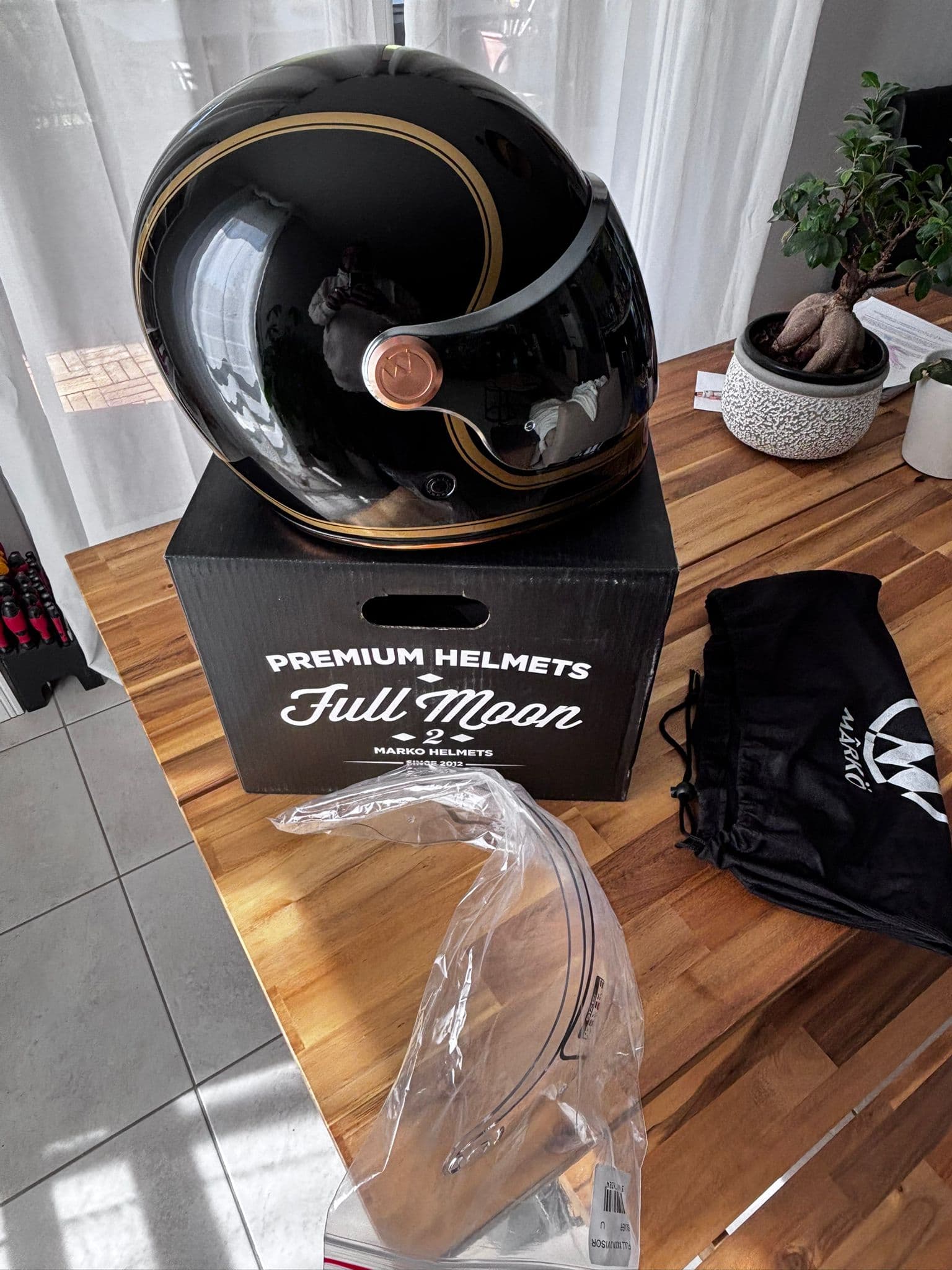 Casque Intégral Full Moon 2 - Mârkö Helmets - NOIR ET OR — photo 2/4