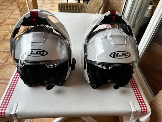VENDS 2 CASQUES — photo 3/4