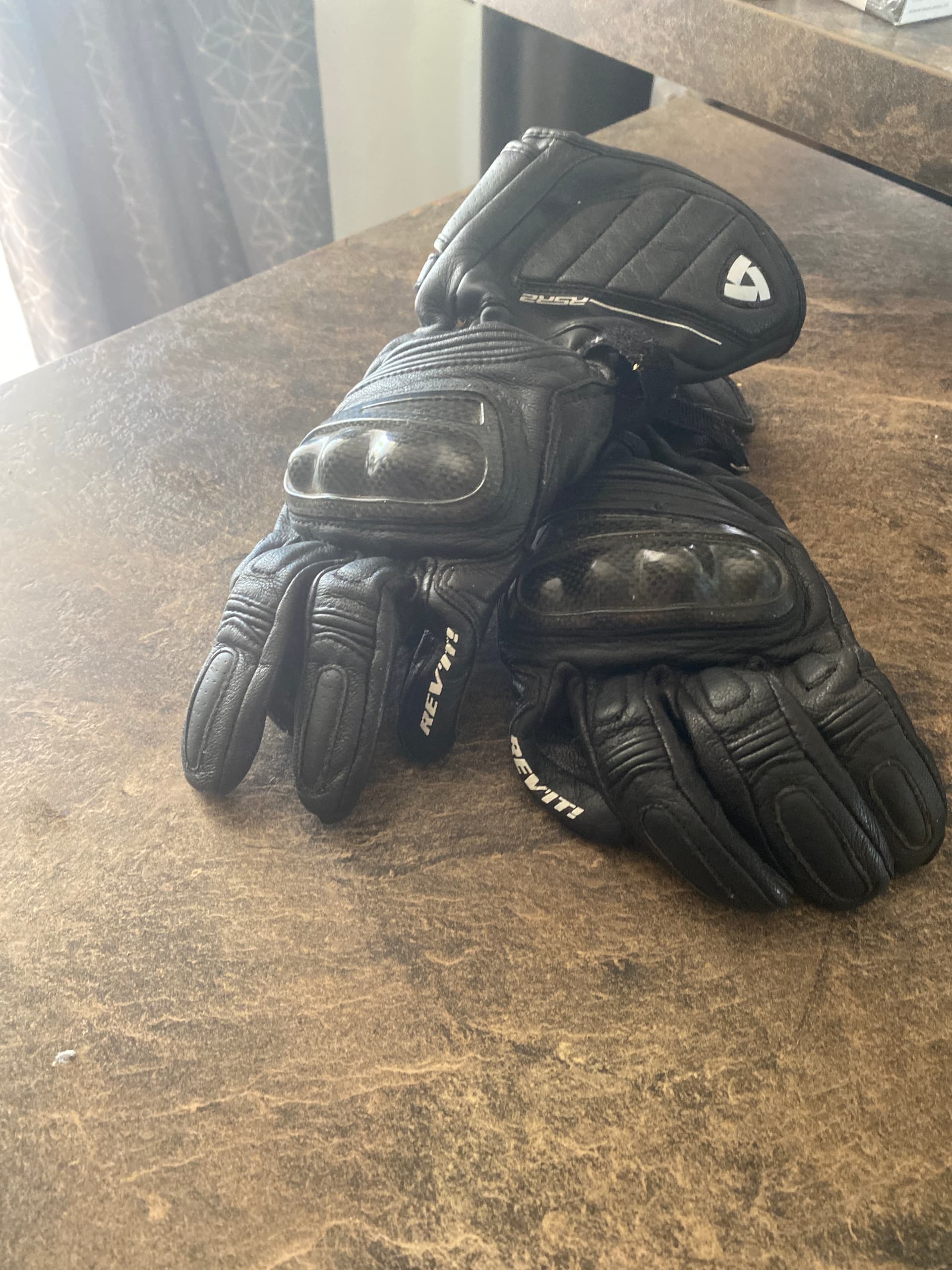 Gants coque Revit