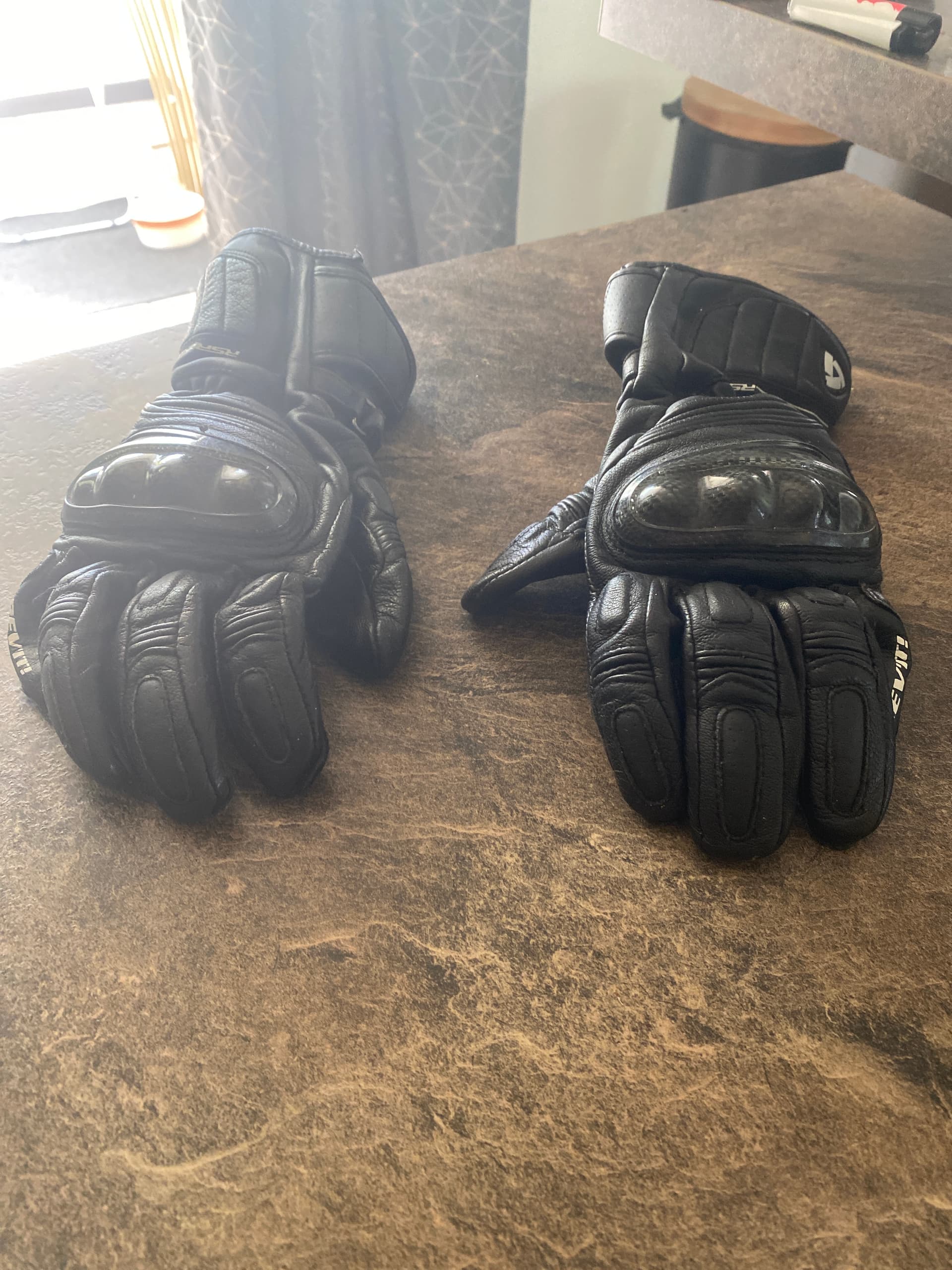 Gants coque Revit — photo 2/2