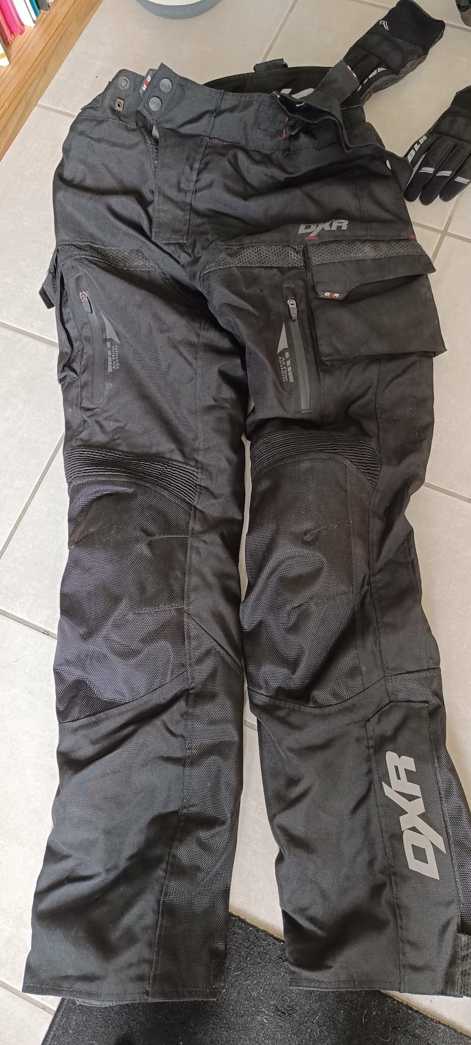 Pantalon, gant et blouson — photo 1/5
