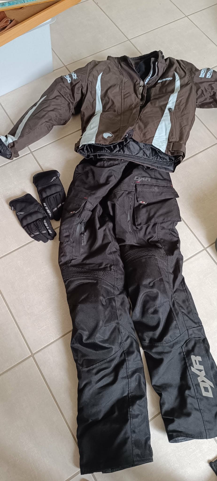 Pantalon, gant et blouson — photo 2/5