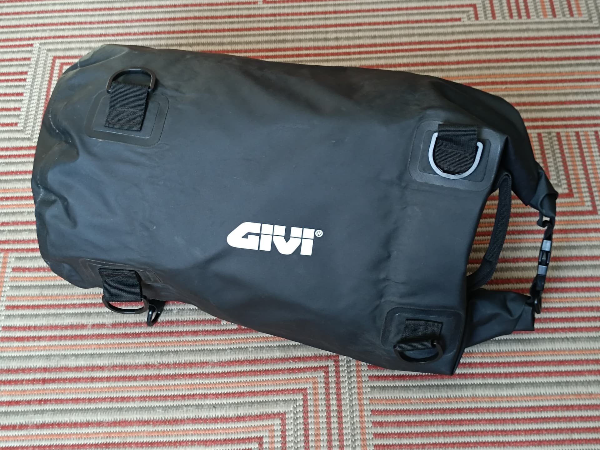 Sac rouleau polochon étanche GIVI 30l