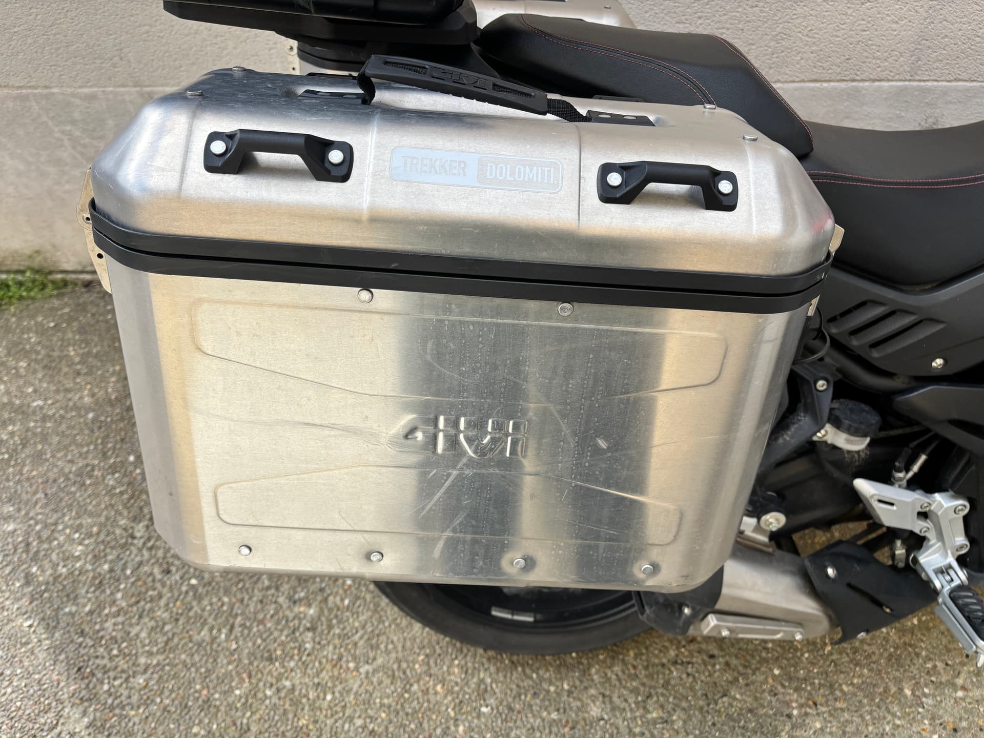 2 Valises latéral givi trekker dolomiti — photo 2/6