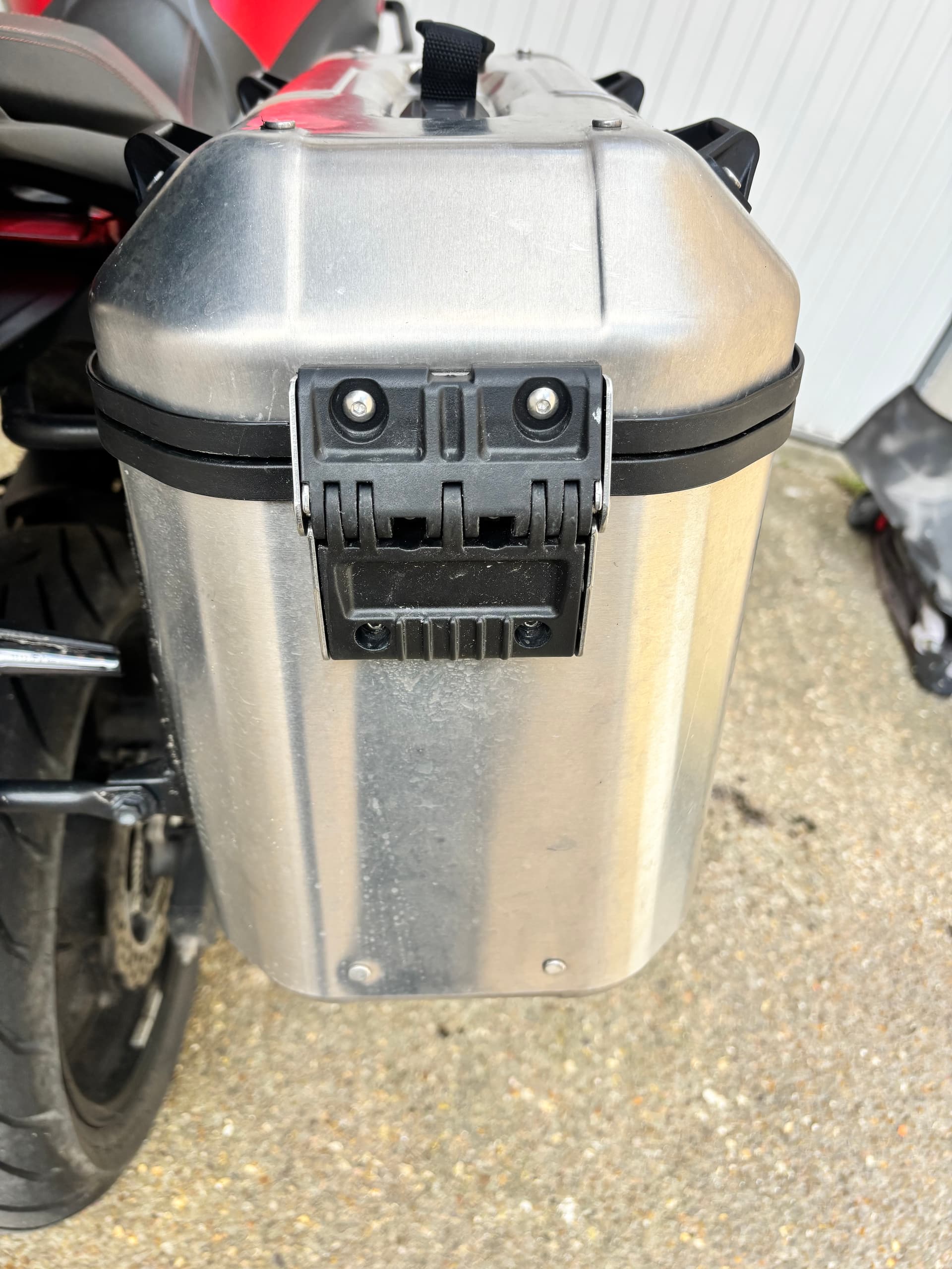 2 Valises latéral givi trekker dolomiti — photo 3/6
