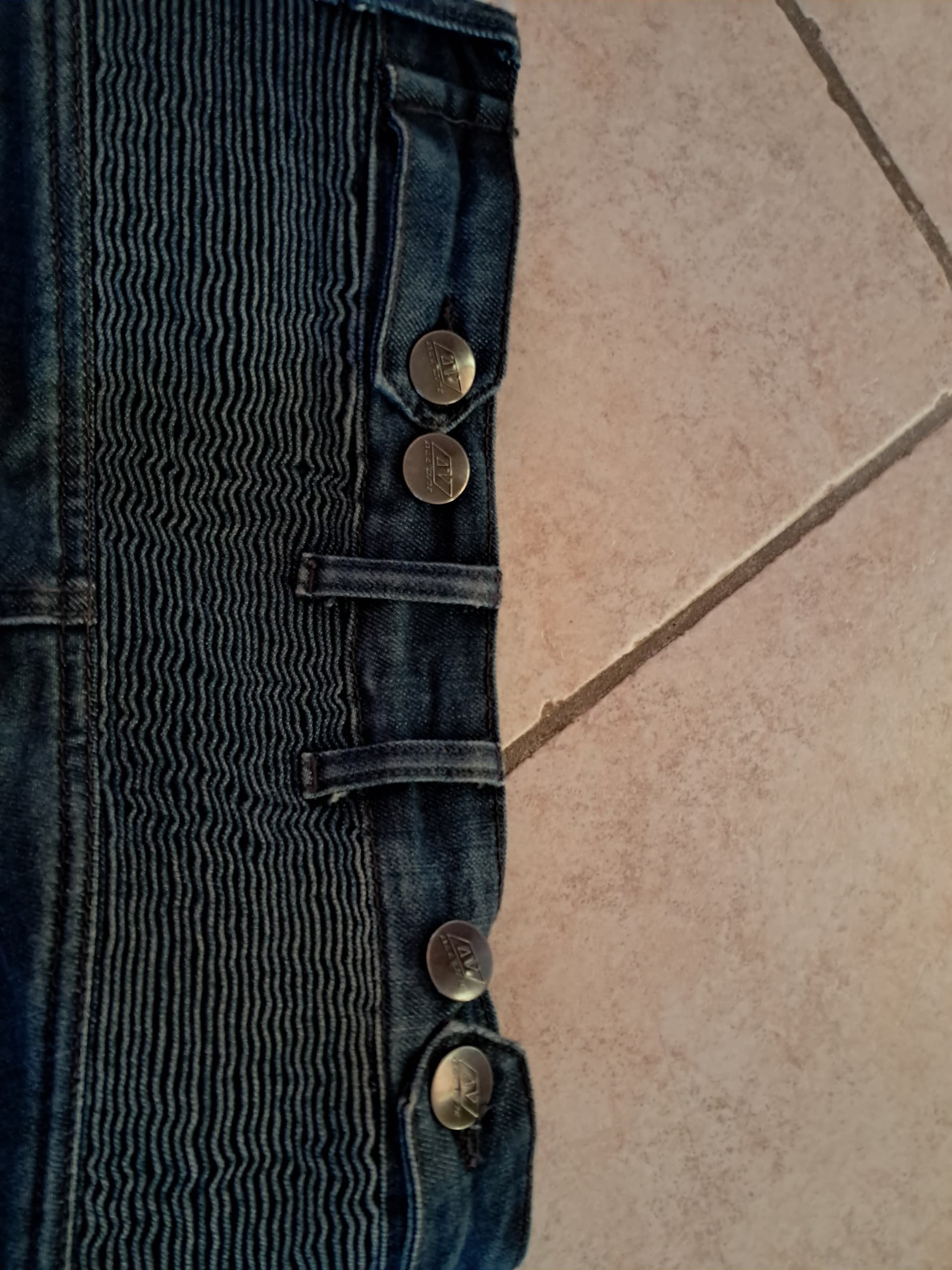 pantalon moto femme en jean — photo 4/4