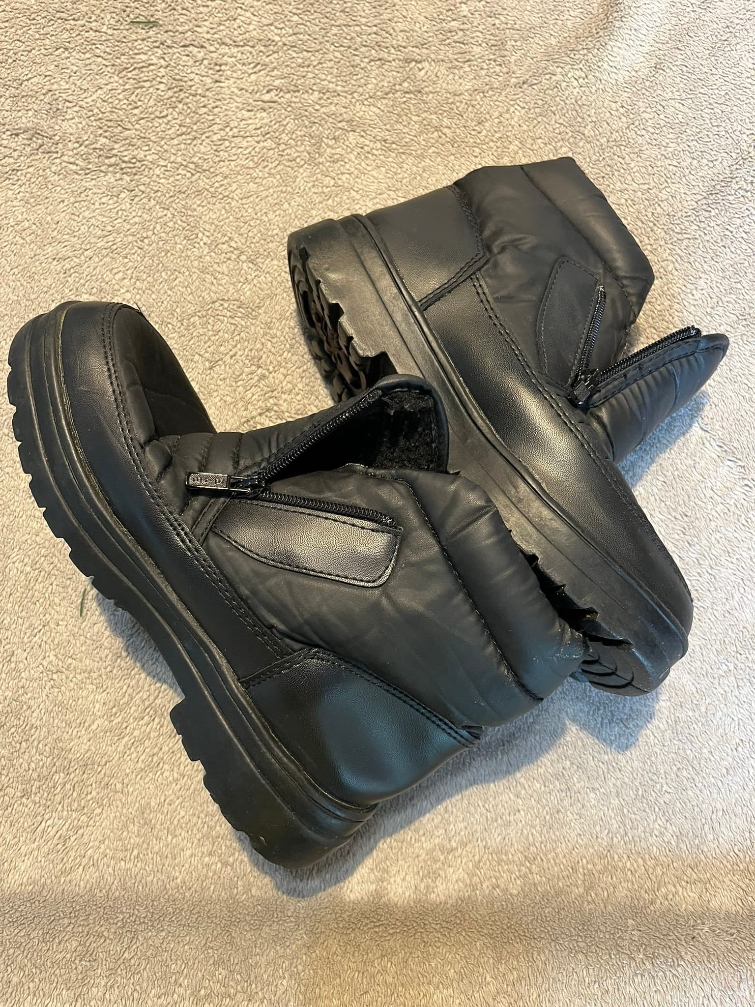 Boots/chaussures noires femme T39 imperméable très bon état