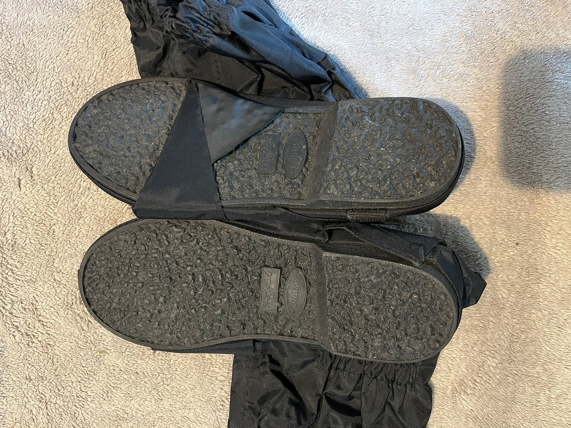 Surbottes noir femme taille M comme neuf – 2 systèmes de Velcro — photo 2/4