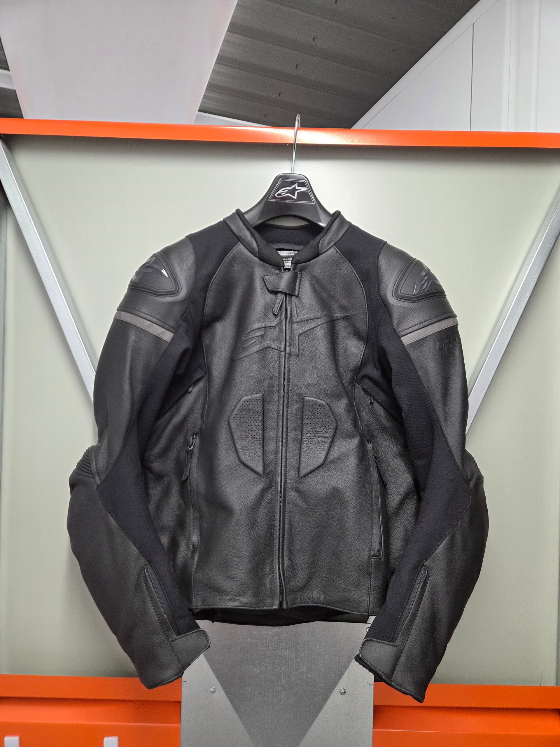 Alpinestars GP Plus R V3 cuir noir – Taille M + dorsale Furygan Motion Lab — photo 1/6
