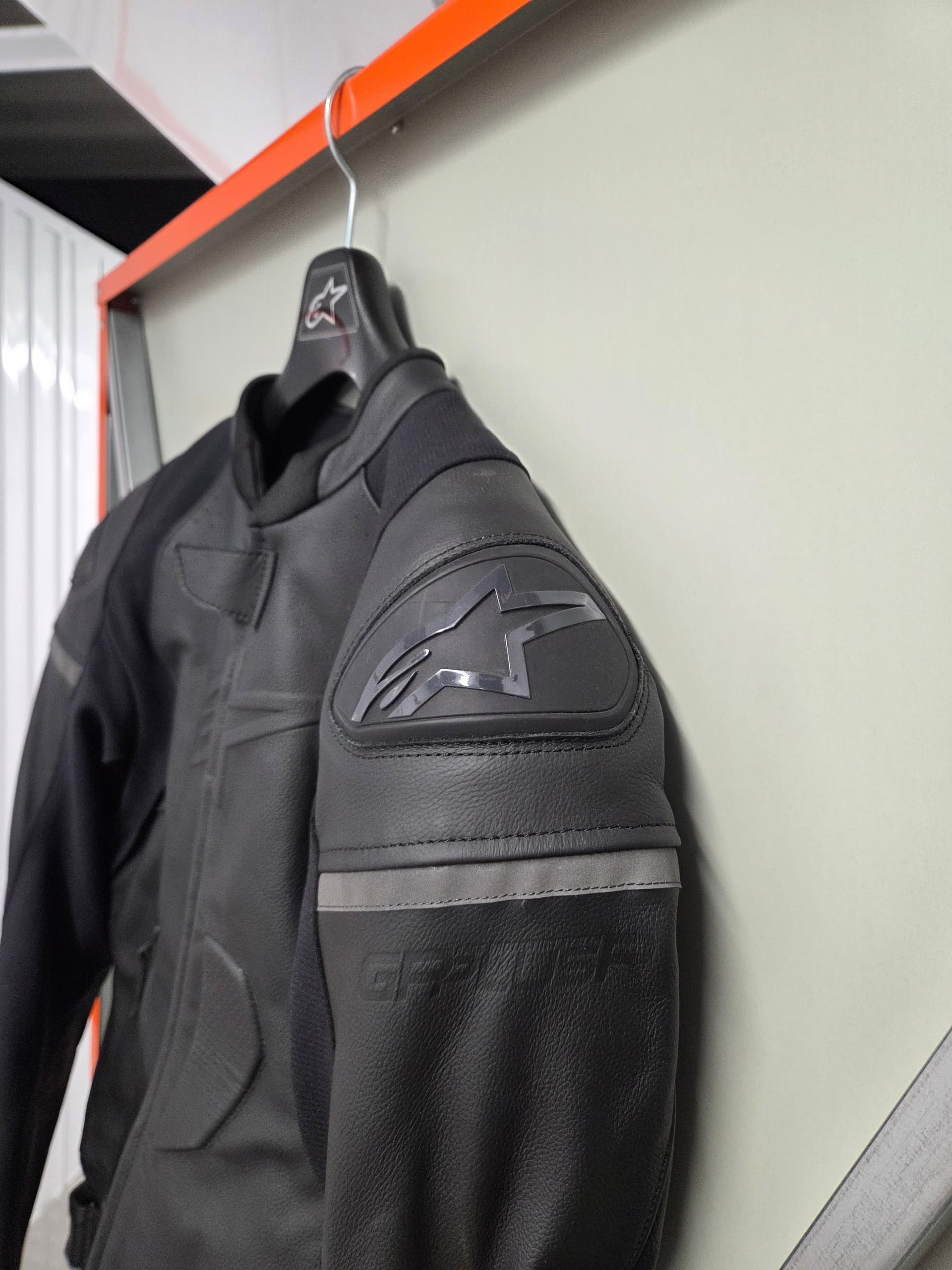 Alpinestars GP Plus R V3 cuir noir – Taille M + dorsale Furygan Motion Lab — photo 4/6