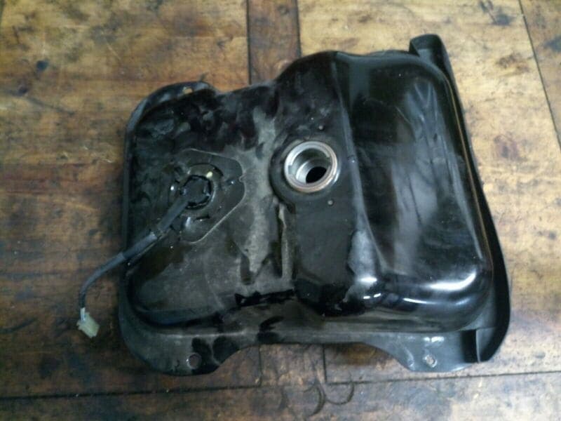 Réservoir d’essence Honda 125 SH 01-04 jf09a — photo 1/2