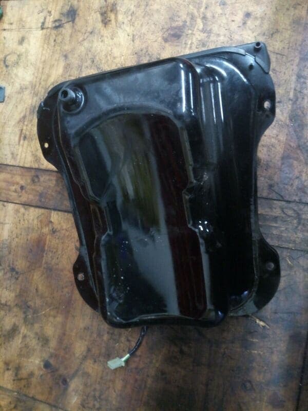 Réservoir d’essence Honda 125 SH 01-04 jf09a — photo 2/2