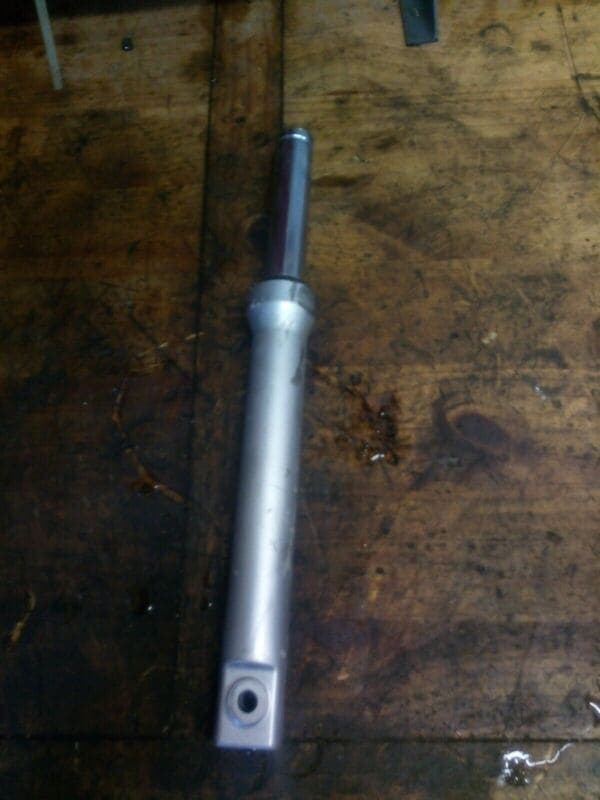 Tube de fourche droit Honda 125 SH 01-04 jf09a — photo 1/2