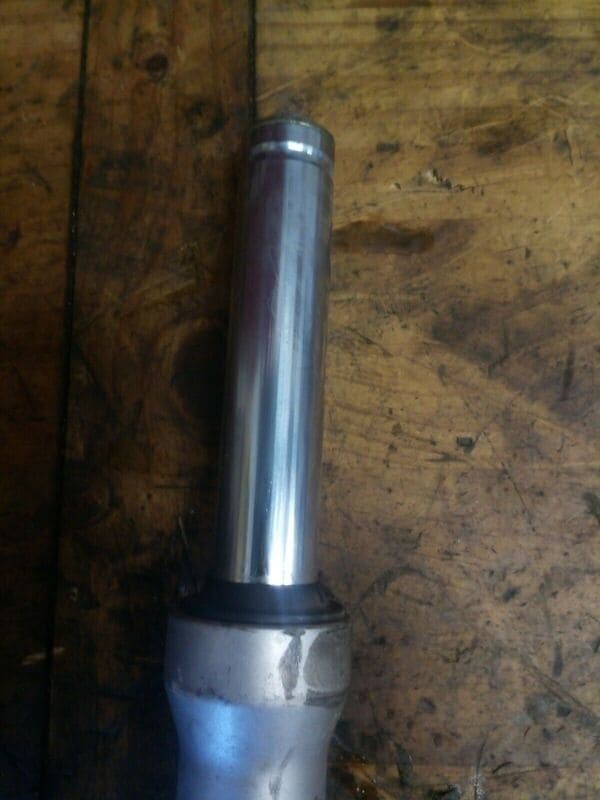 Tube de fourche droit Honda 125 SH 01-04 jf09a — photo 2/2