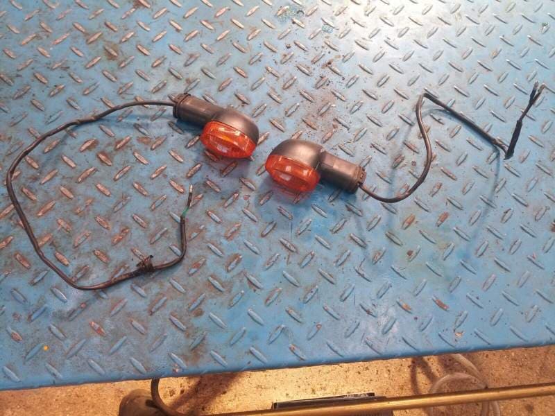 clignotants avant ou arrière droit et gauche yamaha 600 XJ6 09-16 — photo 1/2