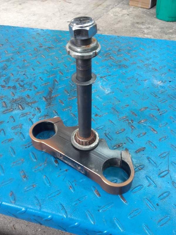 té de fourche inférieur avec colonne de direction YCF Dirt 110 — photo 1/1