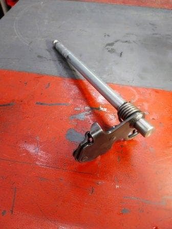 Axe de selecteur de vitesses Honda 125 XLV Varadero JC32 — photo 1/3