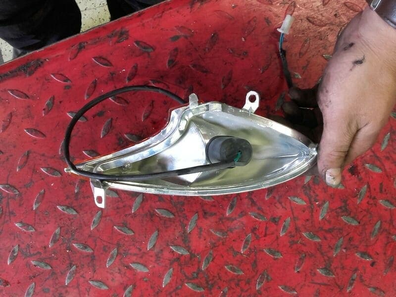 Clignotant arrière droit Honda 125 XLV Varadero JC32 — photo 2/2