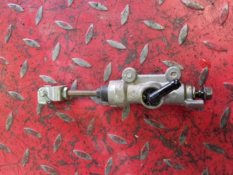 Maître cylindre de frein arrière Honda 125 XLV Varadero — photo 1/1