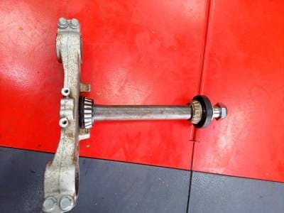 té de fourche inférieur avec colonne de direction Suzuki 600 Bandit — photo 2/3