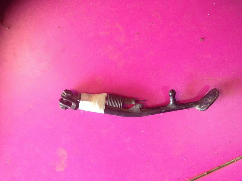 bequille laterale avec ressort Yamaha 600 XJ 51j — photo 1/1