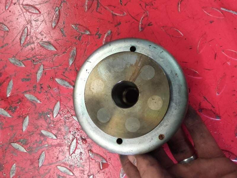 rotor d’allumage alternateur Yamaha 600 XJ Diversion rj01 — photo 2/2