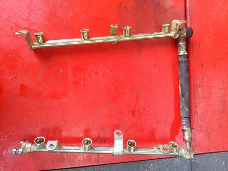 rampe d’alimentation d’injecteurs Honda 600 CBR 05-06 pc37 — photo 2/2