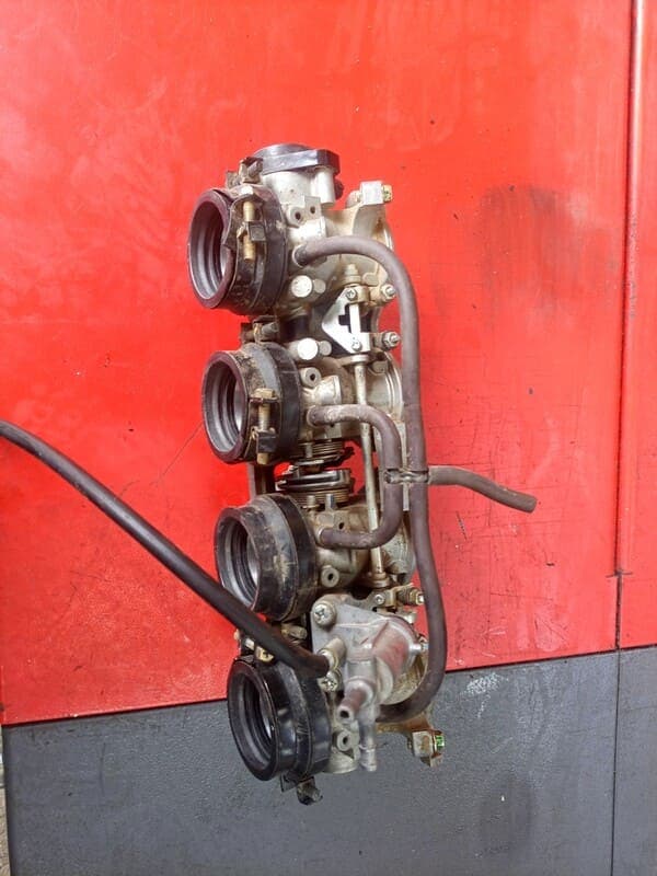 rampe d’injection Honda 600 CBR 05-06 pc37 — photo 1/6