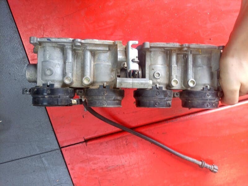 rampe d’injection Honda 600 CBR 05-06 pc37 — photo 4/6