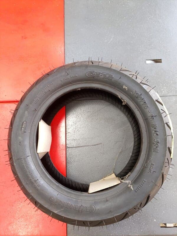 pneu scooter 130/70-10 Continental contiTwist Conti Twist neuf AVANT / ARRIERE — photo 1/2