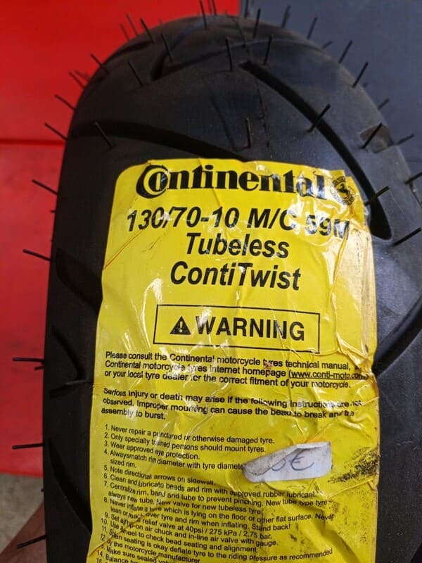 pneu scooter 130/70-10 Continental contiTwist Conti Twist neuf AVANT / ARRIERE — photo 2/2