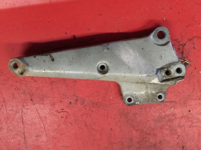 Platine cale pied droite Honda 250 CB N 78-84 — photo 1/2