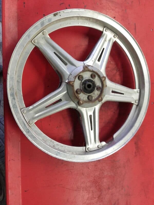 Roue jante avant Honda 250 CB N 78-84 — photo 1/3