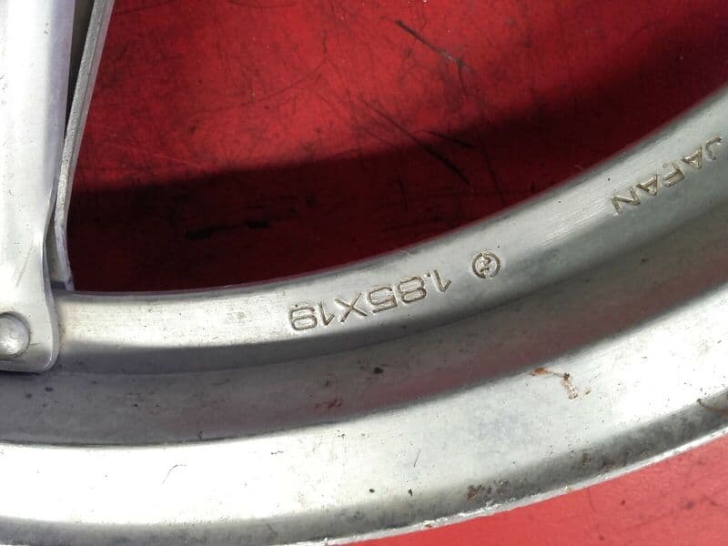 Roue jante avant Honda 250 CB N 78-84 — photo 3/3